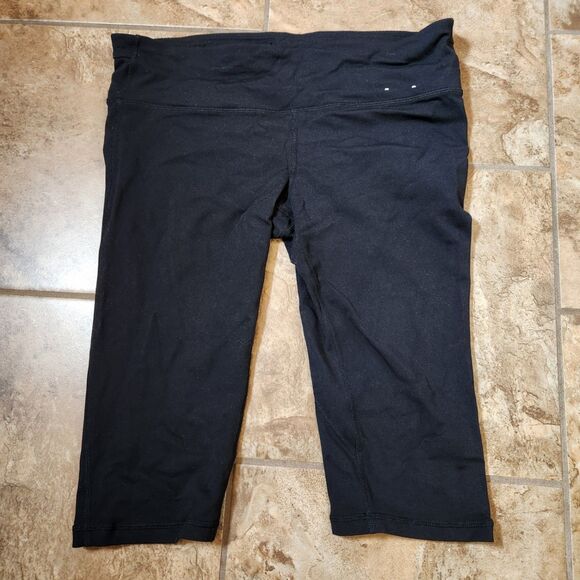 Capri Leggings Lot – 3 Pairs – Women’s Large – GapFit + Athletic Works – Stretch - Picture 2 of 11